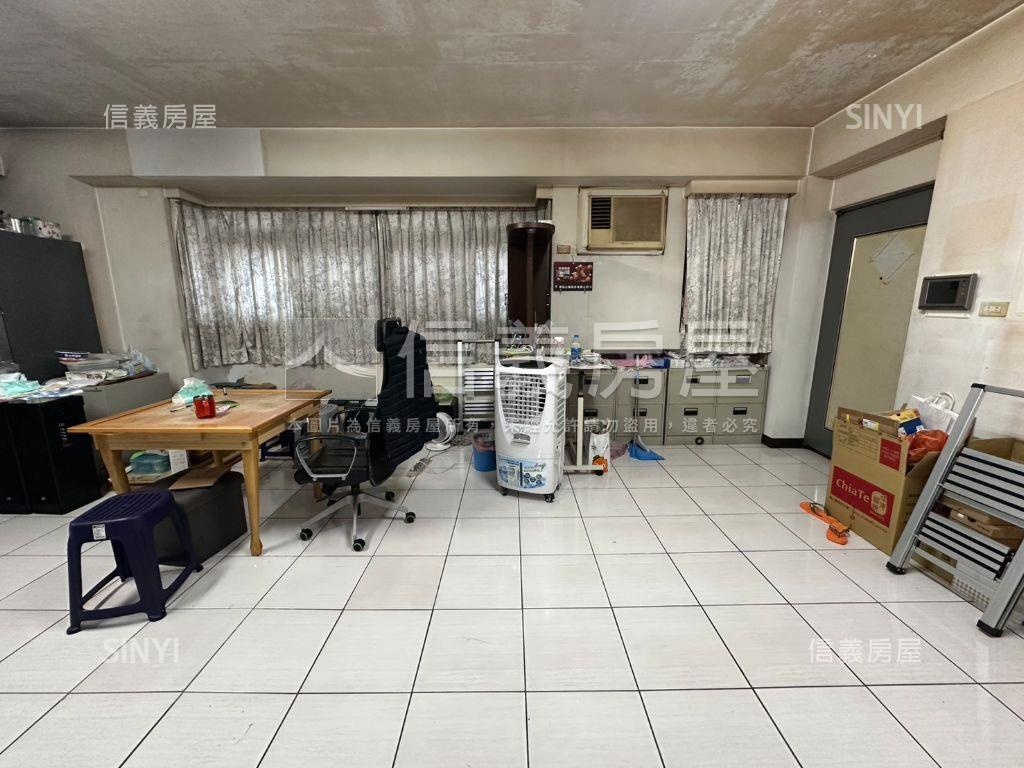 板橋忠孝路稀有華廈大空間房屋室內格局與周邊環境