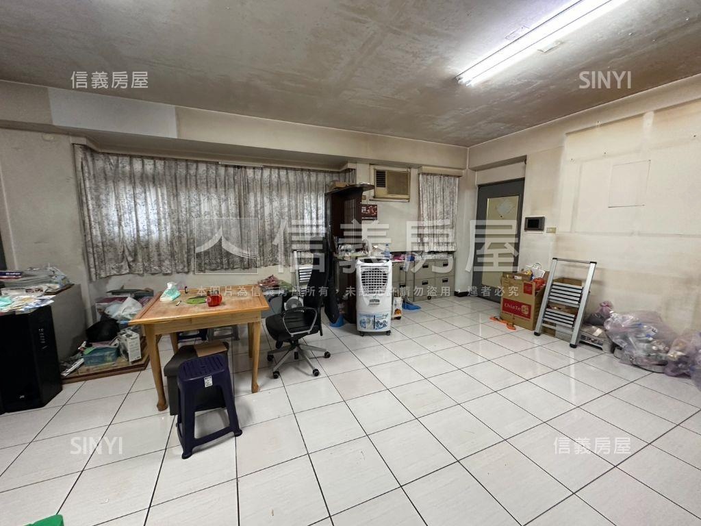 板橋忠孝路稀有華廈大空間房屋室內格局與周邊環境