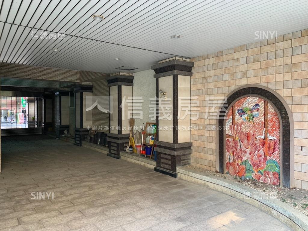 Ｒ１５捷運三面採光美兩房房屋室內格局與周邊環境