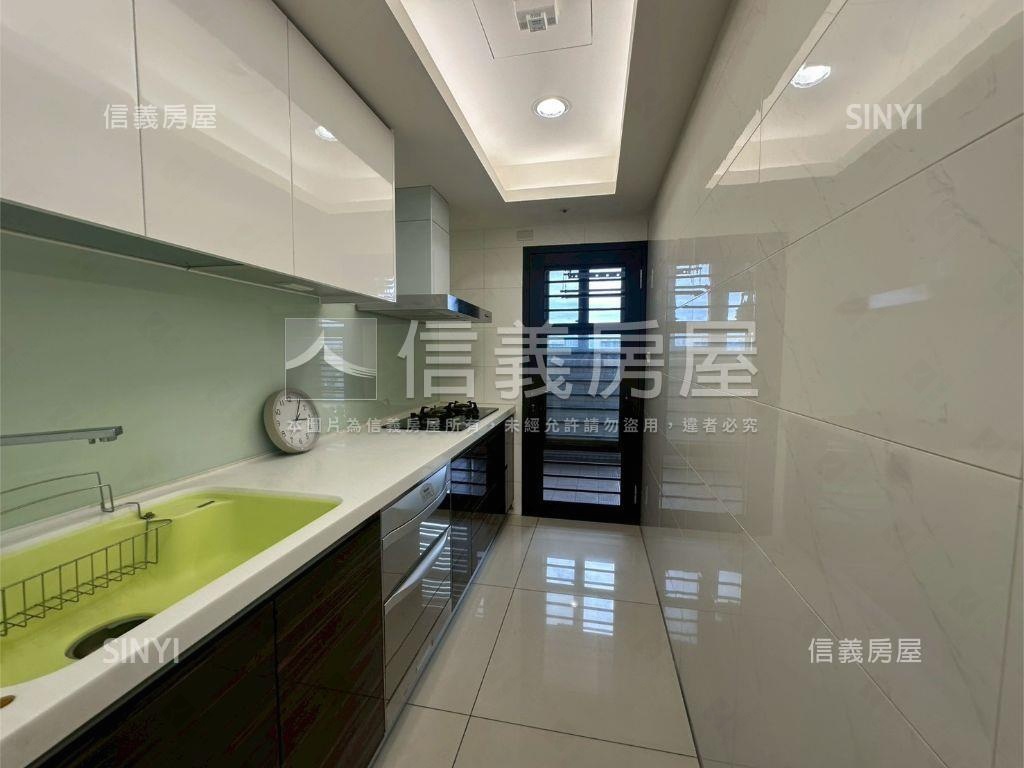 賦格律採光三房房屋室內格局與周邊環境