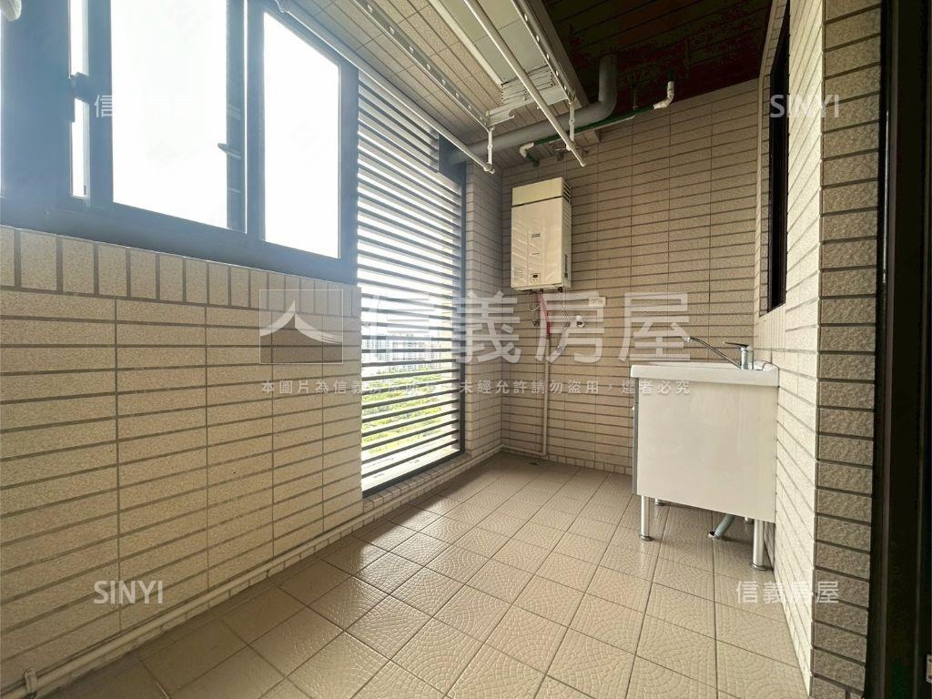 賦格律採光三房房屋室內格局與周邊環境