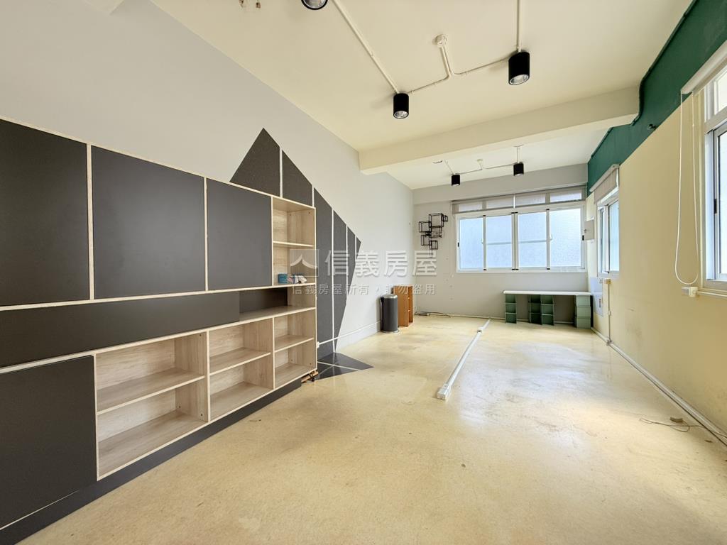 近萬家福正街邊間採光美透房屋室內格局與周邊環境