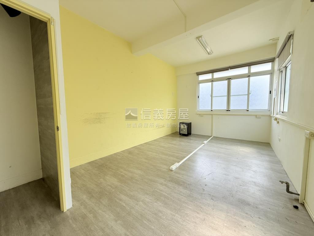 近萬家福正街邊間採光美透房屋室內格局與周邊環境