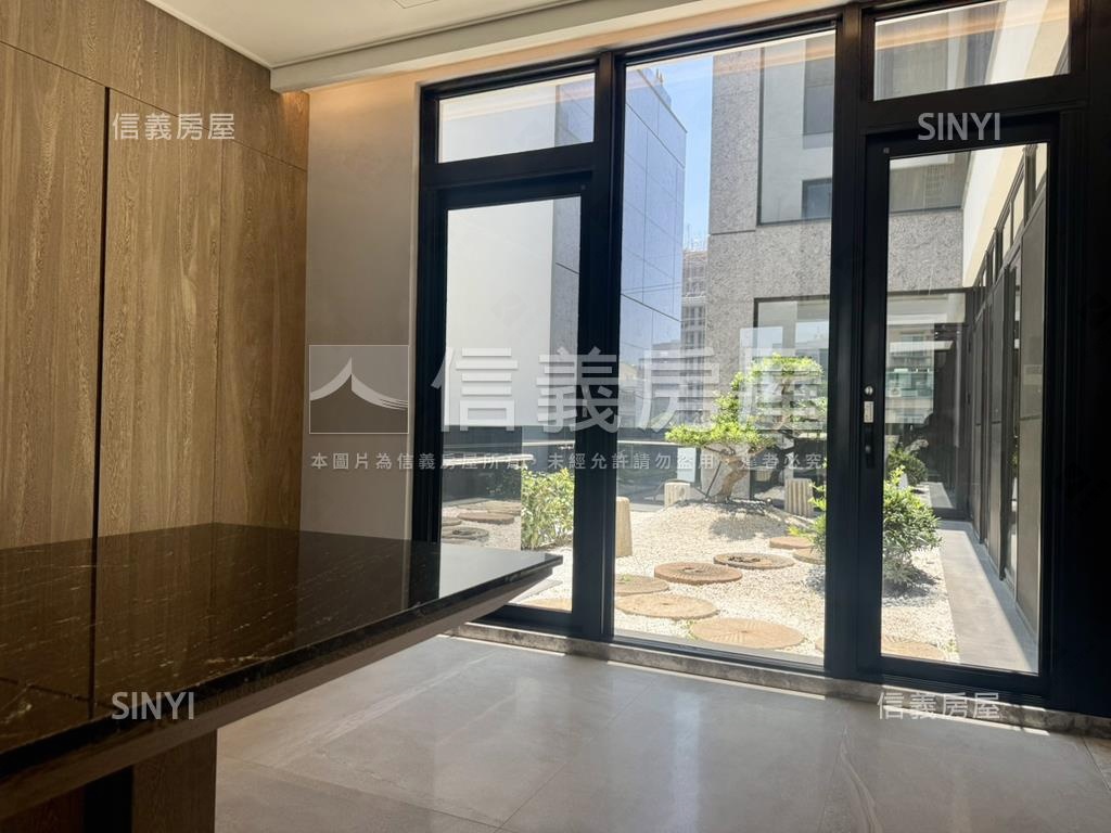 近樂購廣場火車站霸氣別墅房屋室內格局與周邊環境