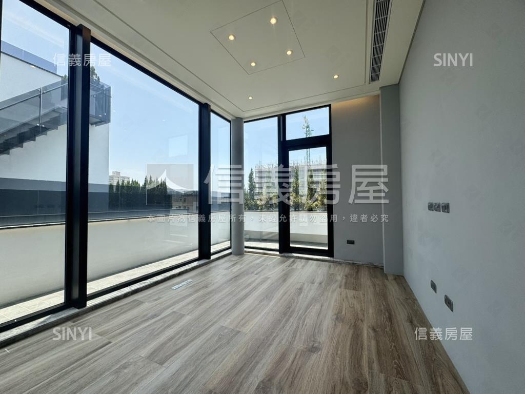 近樂購廣場火車站霸氣別墅房屋室內格局與周邊環境