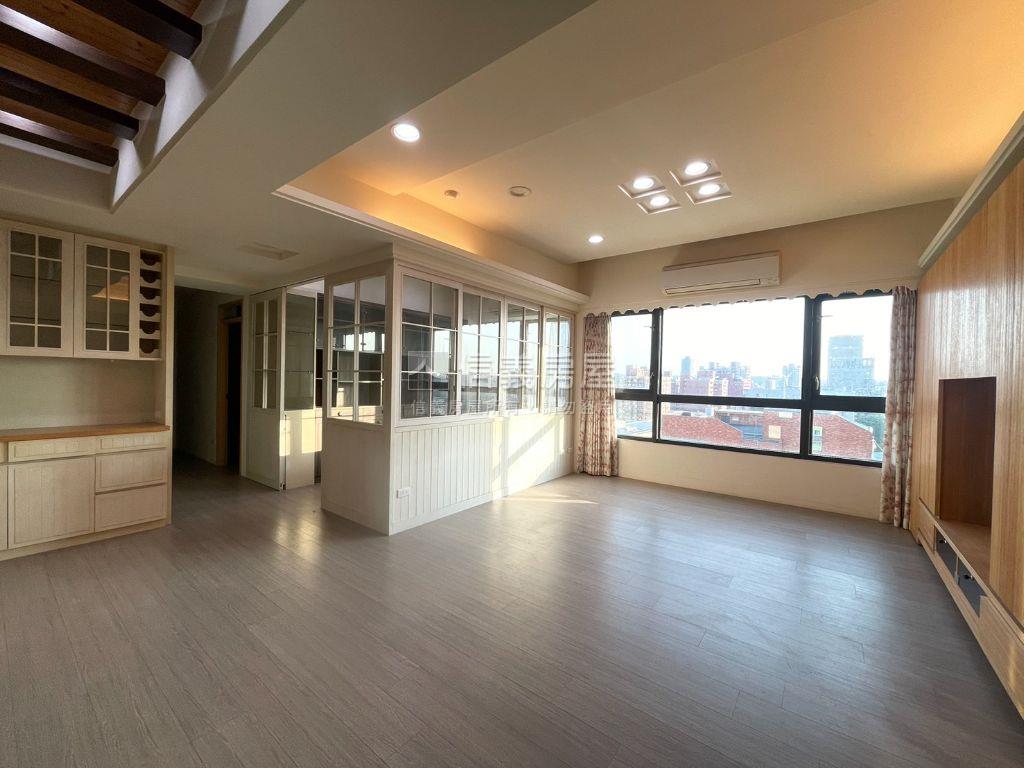 綠光朝南面校園景觀棒房屋室內格局與周邊環境