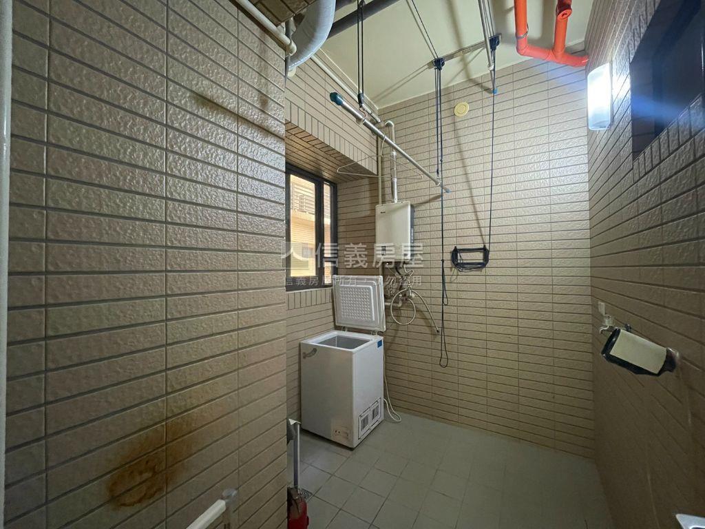 綠光朝南面校園景觀棒房屋室內格局與周邊環境