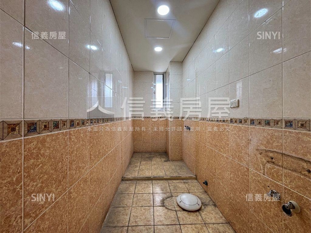 仁武仁勇路正路透天房屋室內格局與周邊環境