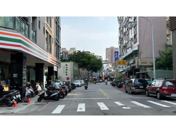 烈美街逢甲商圈臨路透店