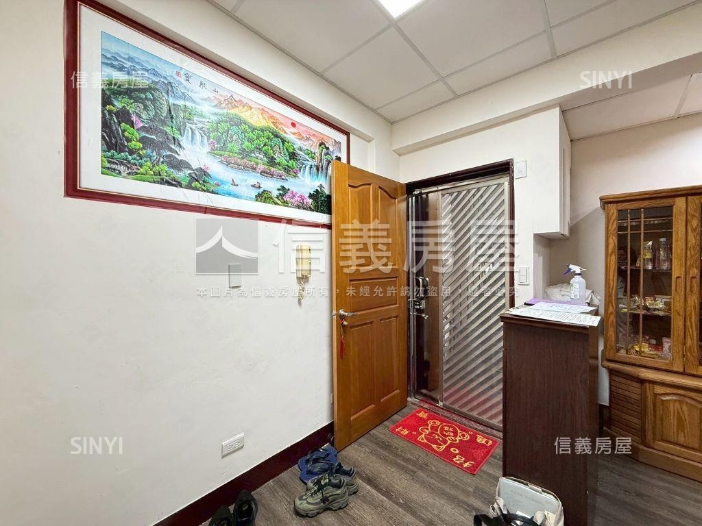 三樓雙拼公寓美妝潢房屋室內格局與周邊環境