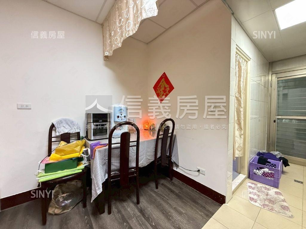 三樓雙拼公寓美妝潢房屋室內格局與周邊環境