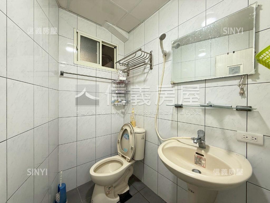 三樓雙拼公寓美妝潢房屋室內格局與周邊環境