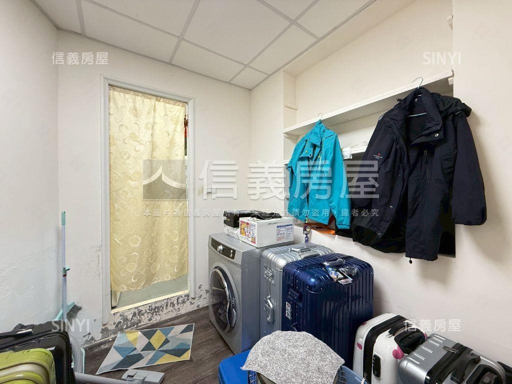 三樓雙拼公寓美妝潢房屋室內格局與周邊環境