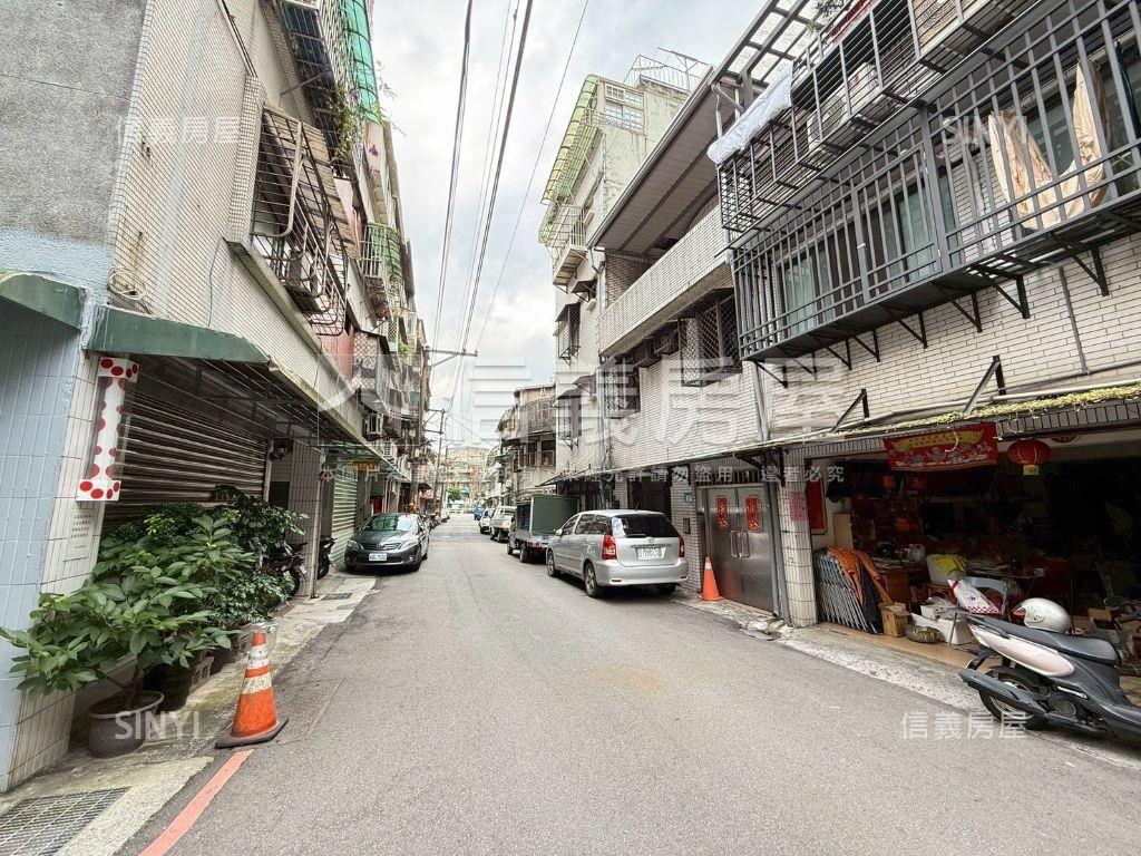 三樓雙拼公寓美妝潢房屋室內格局與周邊環境