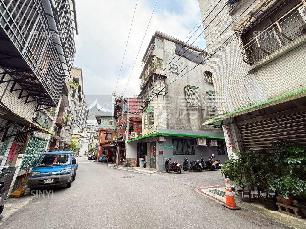 三樓雙拼公寓美妝潢房屋室內格局與周邊環境