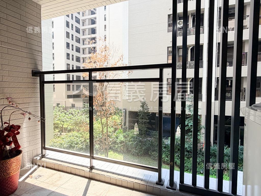 捷運旁雙衛浴開窗兩房車位房屋室內格局與周邊環境