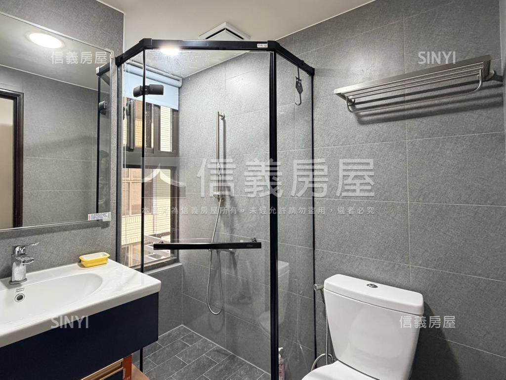 捷運旁雙衛浴開窗兩房車位房屋室內格局與周邊環境