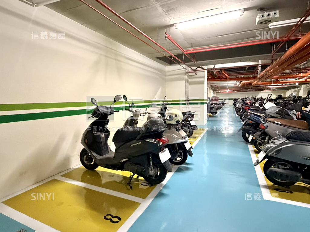 捷運旁雙衛浴開窗兩房車位房屋室內格局與周邊環境