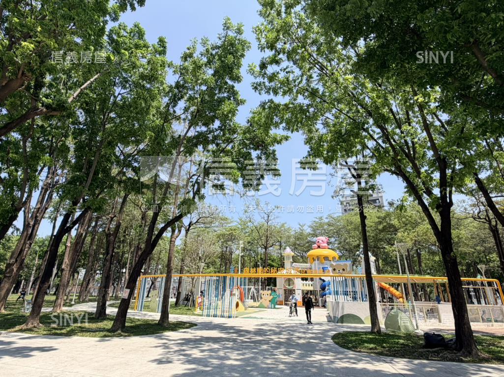 捷運旁雙衛浴開窗兩房車位房屋室內格局與周邊環境