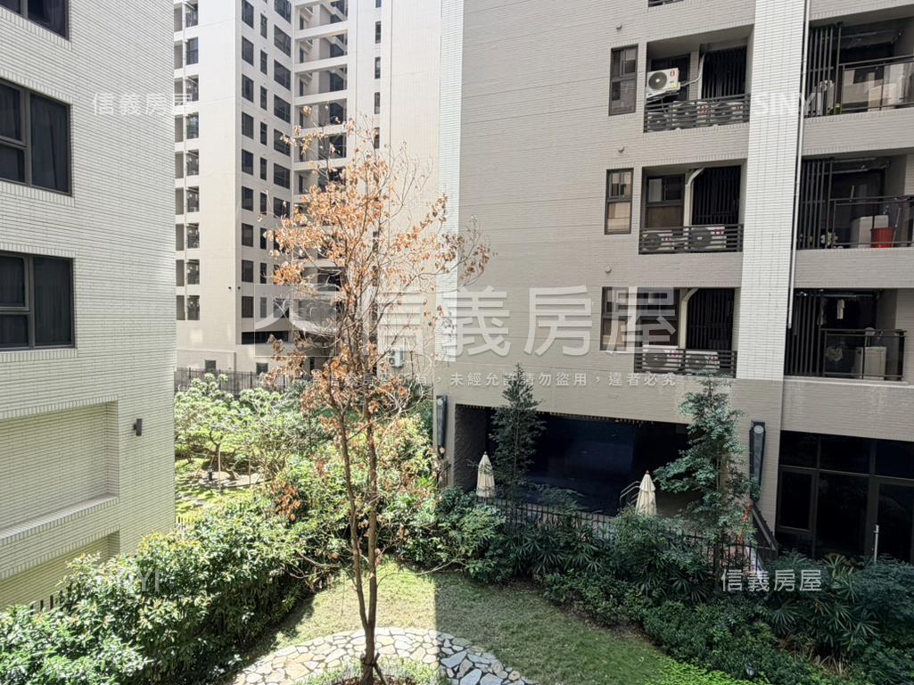 捷運旁雙衛浴開窗兩房車位房屋室內格局與周邊環境