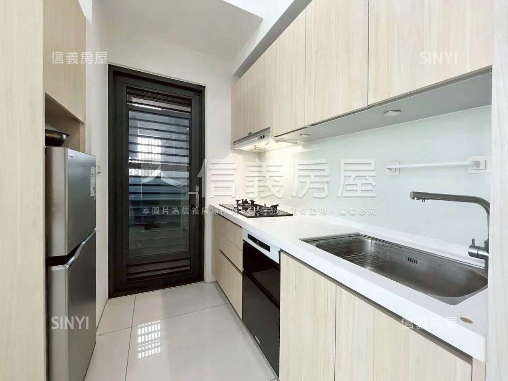 近未來巨蛋．朝南兩房平車房屋室內格局與周邊環境