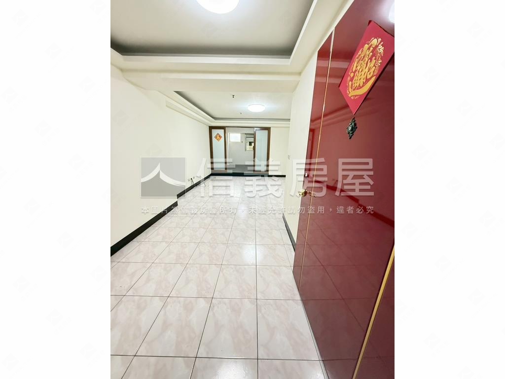 近楊梅交流道旁美三房車位房屋室內格局與周邊環境