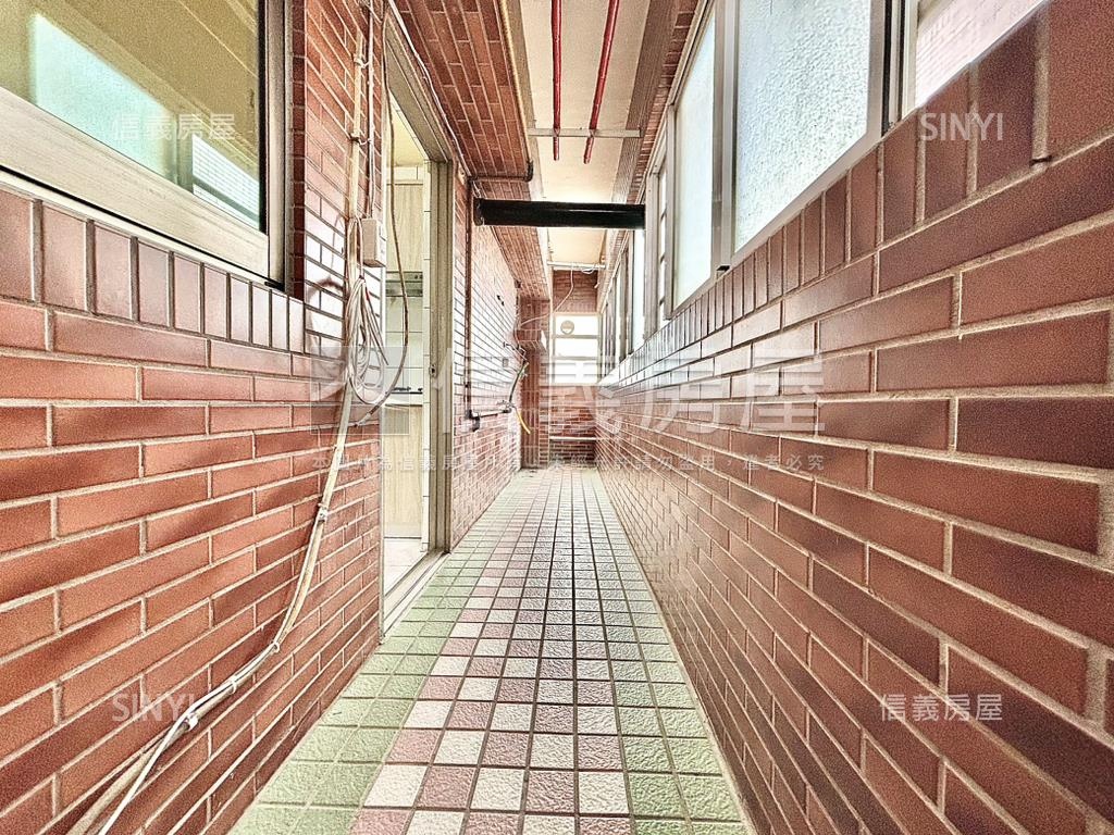 近楊梅交流道旁美三房車位房屋室內格局與周邊環境