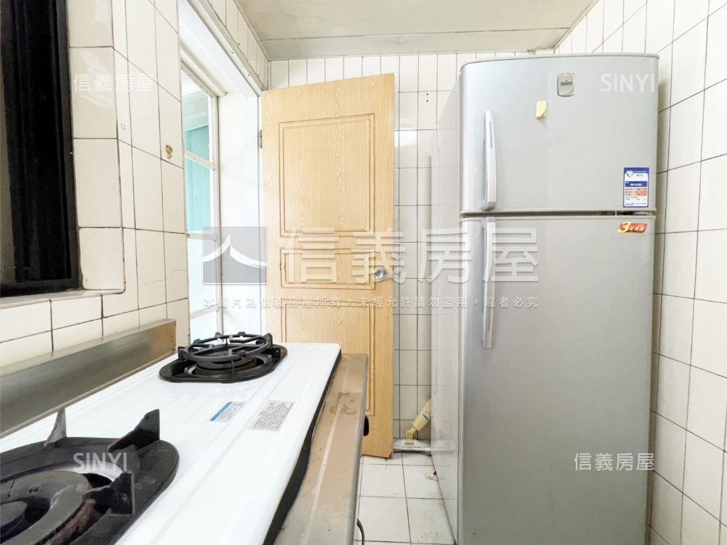 舒適美寓頂加房屋室內格局與周邊環境