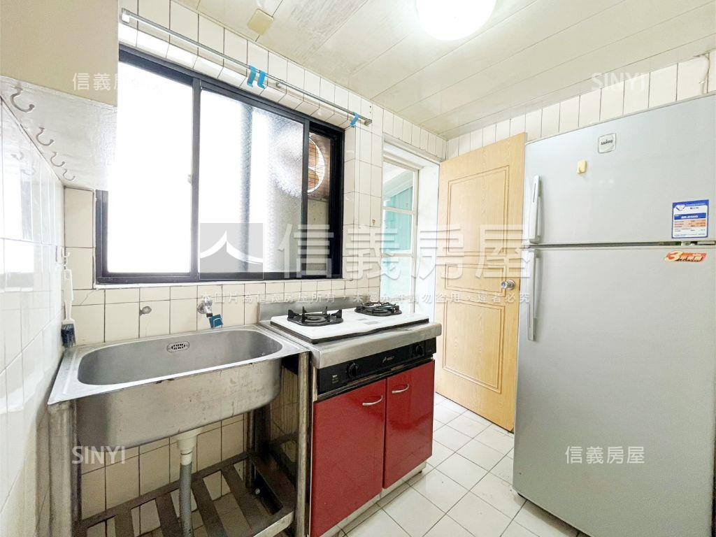 舒適美寓頂加房屋室內格局與周邊環境