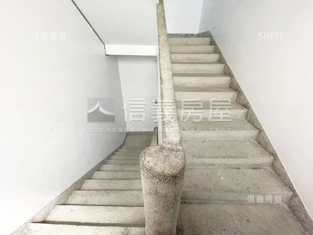 舒適美寓頂加房屋室內格局與周邊環境