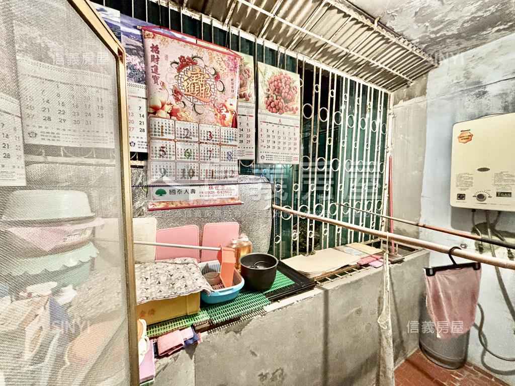 國泰街稀有二樓大空間房屋室內格局與周邊環境