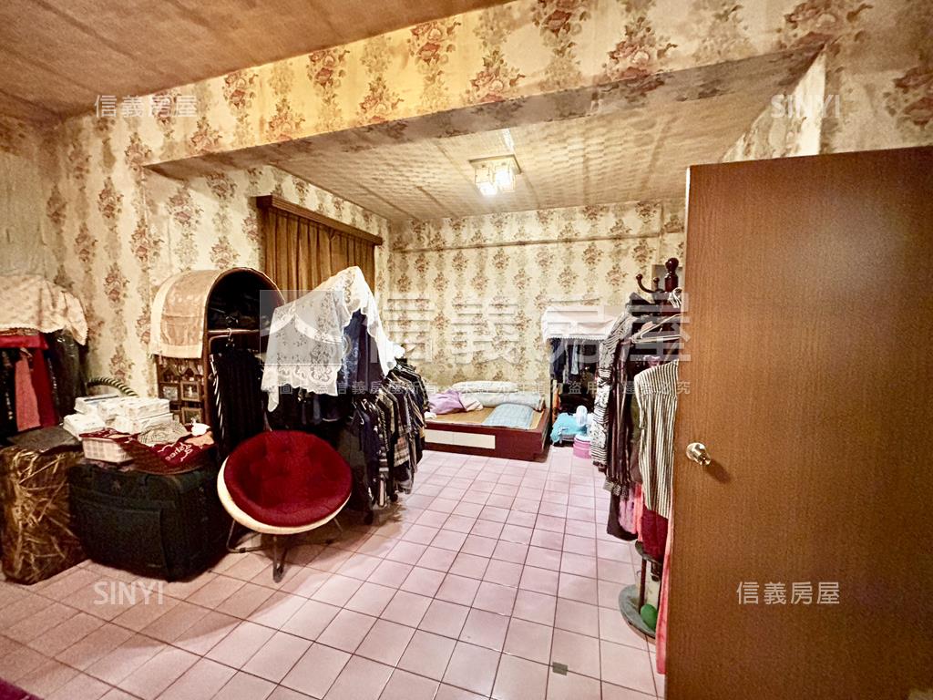 國泰街稀有二樓大空間房屋室內格局與周邊環境