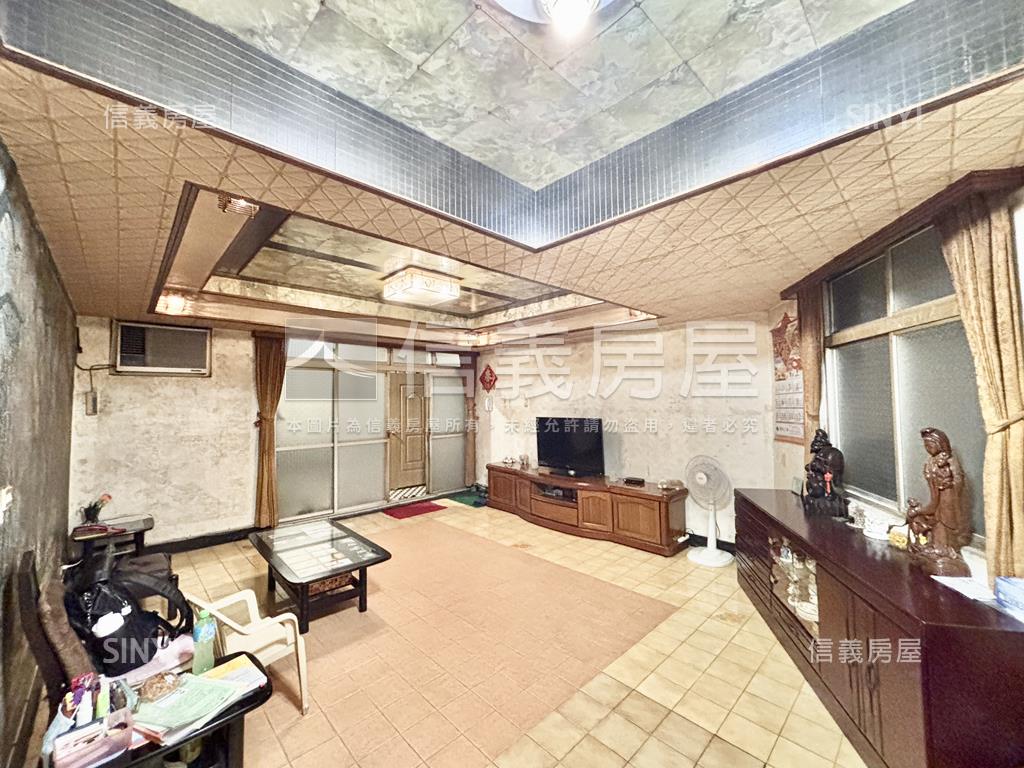 國泰街稀有二樓大空間房屋室內格局與周邊環境