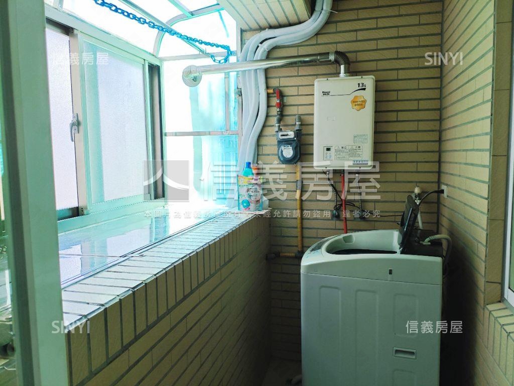陽光學園三房附車位房屋室內格局與周邊環境