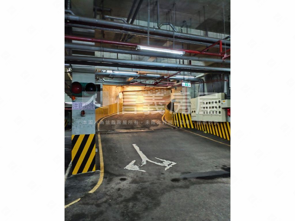 陽光學園三房附車位房屋室內格局與周邊環境