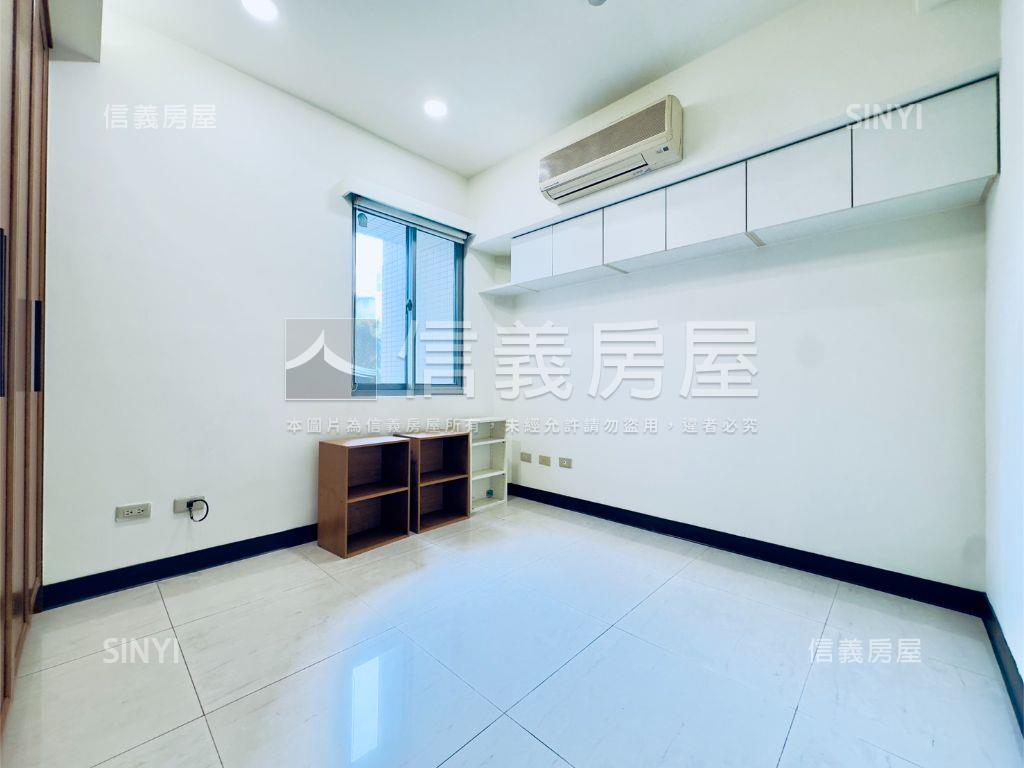 太平洋時代美三房坡平車位房屋室內格局與周邊環境