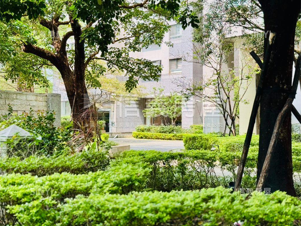 太平洋時代美三房坡平車位房屋室內格局與周邊環境