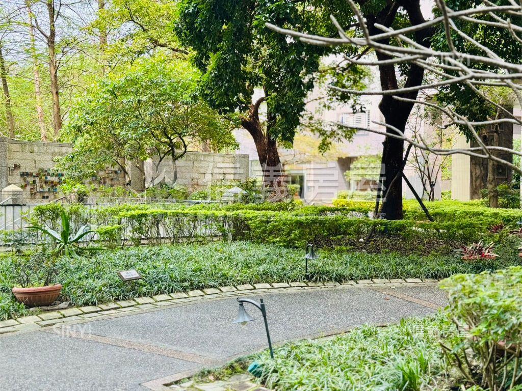 太平洋時代美三房坡平車位房屋室內格局與周邊環境