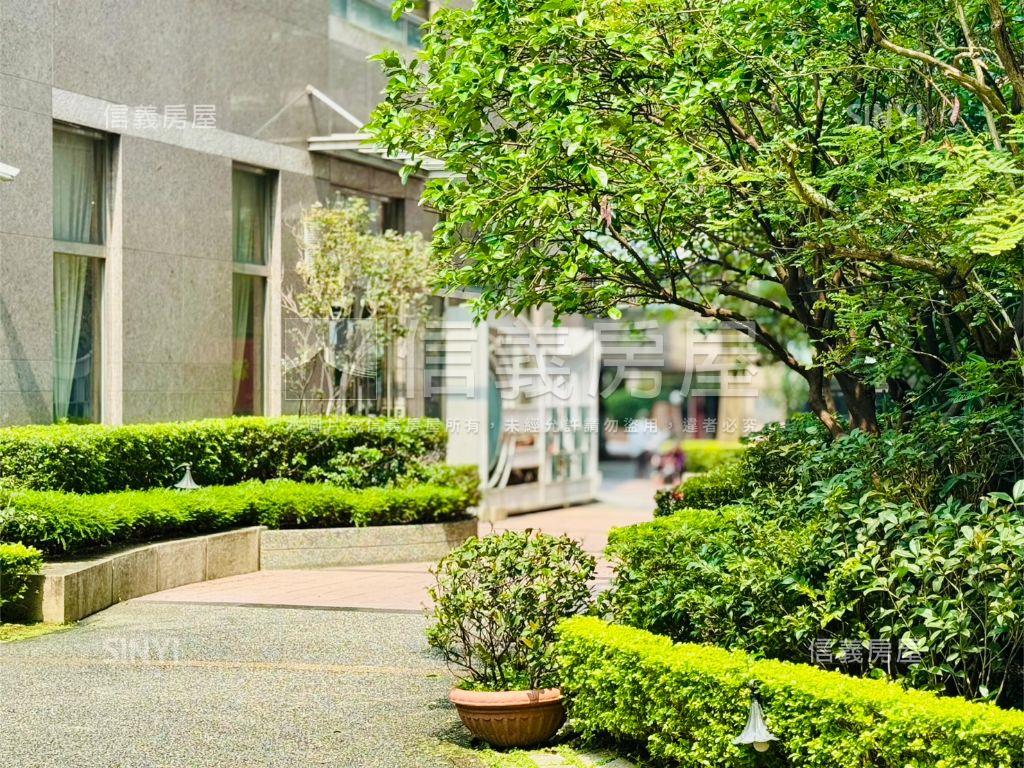 太平洋時代美三房坡平車位房屋室內格局與周邊環境