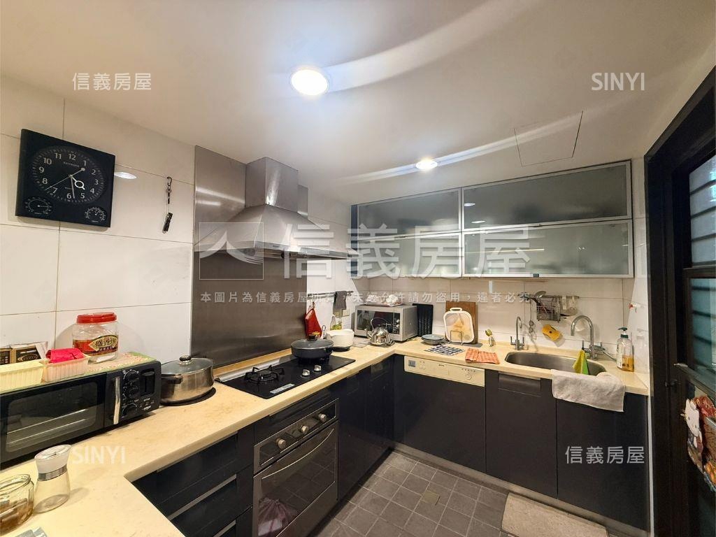 敦悅三房車位房屋室內格局與周邊環境