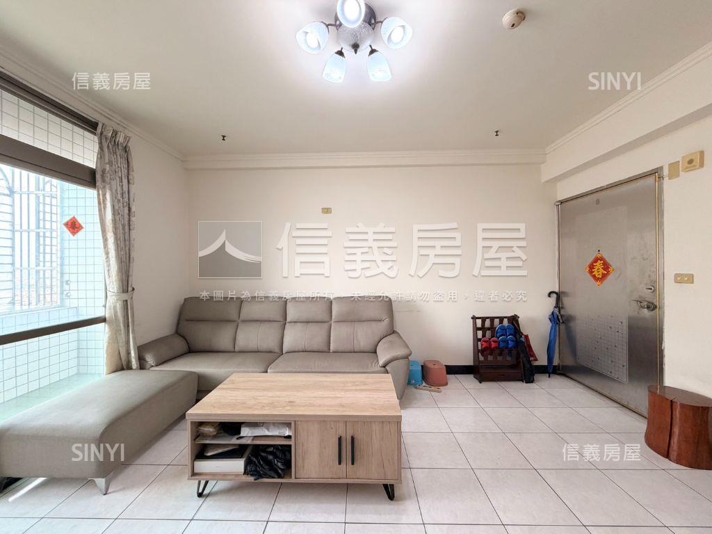 稀有城龍三房車位房屋室內格局與周邊環境