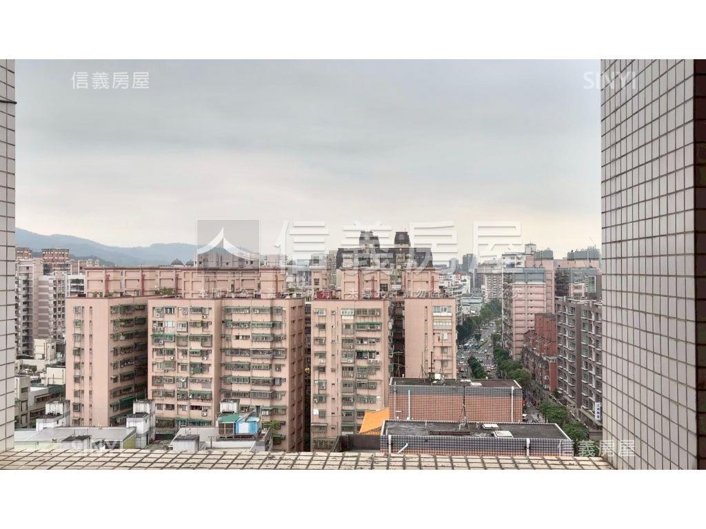 稀有城龍三房車位房屋室內格局與周邊環境