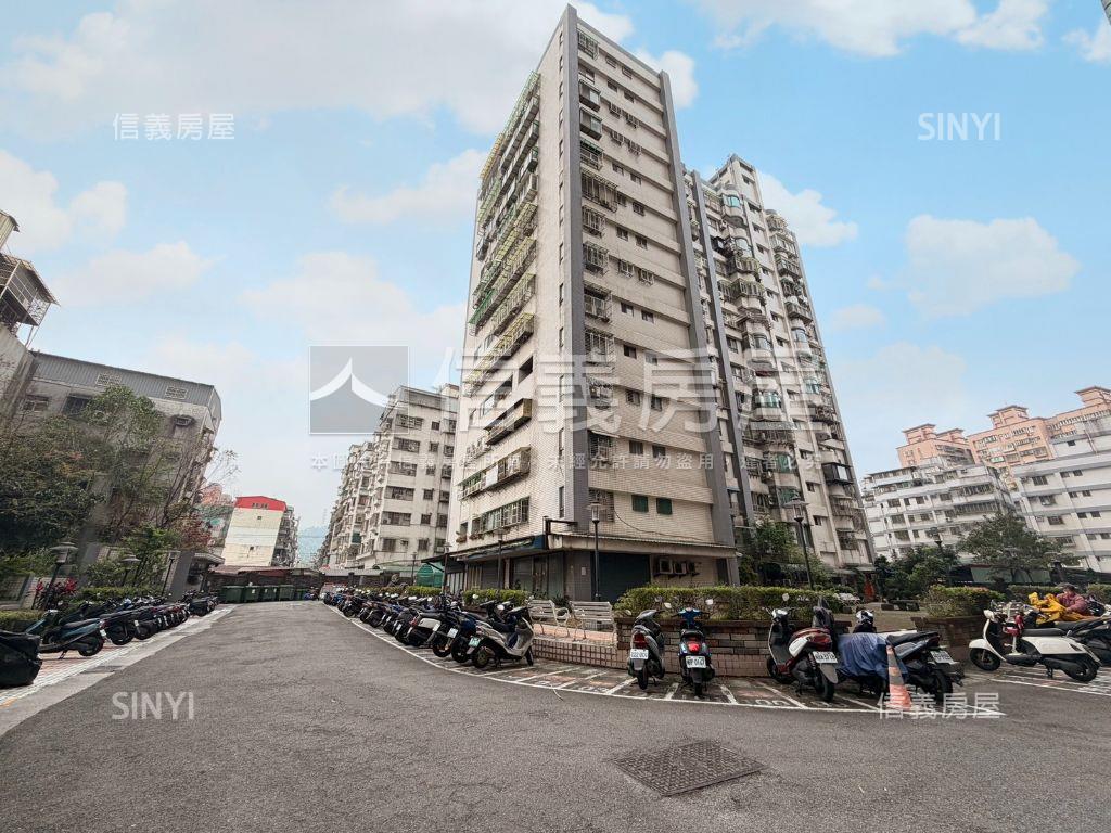 稀有城龍三房車位房屋室內格局與周邊環境