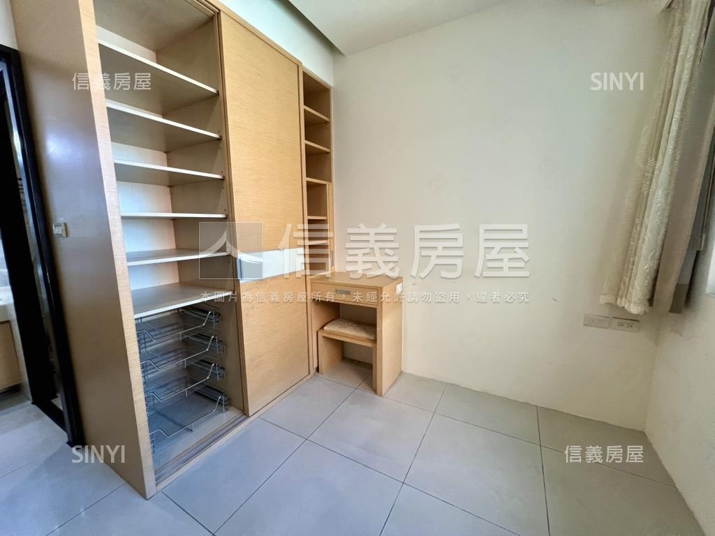 麗泉皇宮高樓電梯兩房房屋室內格局與周邊環境