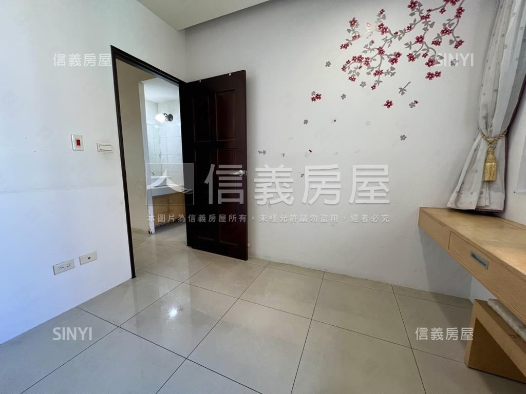 麗泉皇宮高樓電梯兩房房屋室內格局與周邊環境