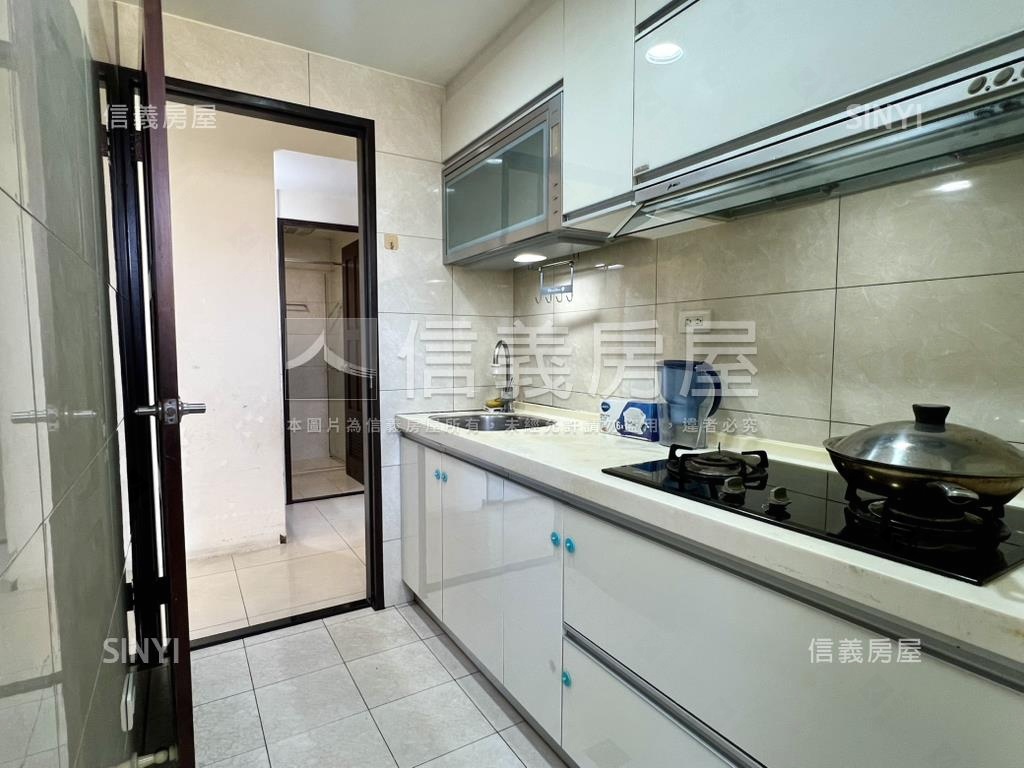 麗泉皇宮高樓電梯兩房房屋室內格局與周邊環境