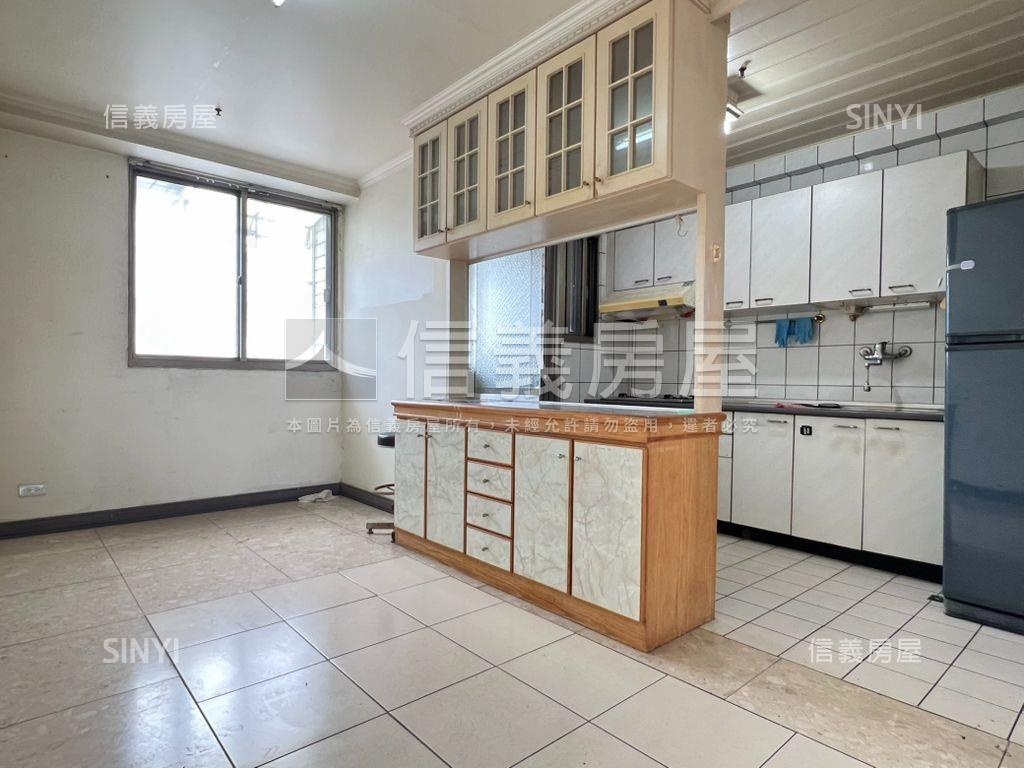 圓夢園次頂樓大三房車位房屋室內格局與周邊環境