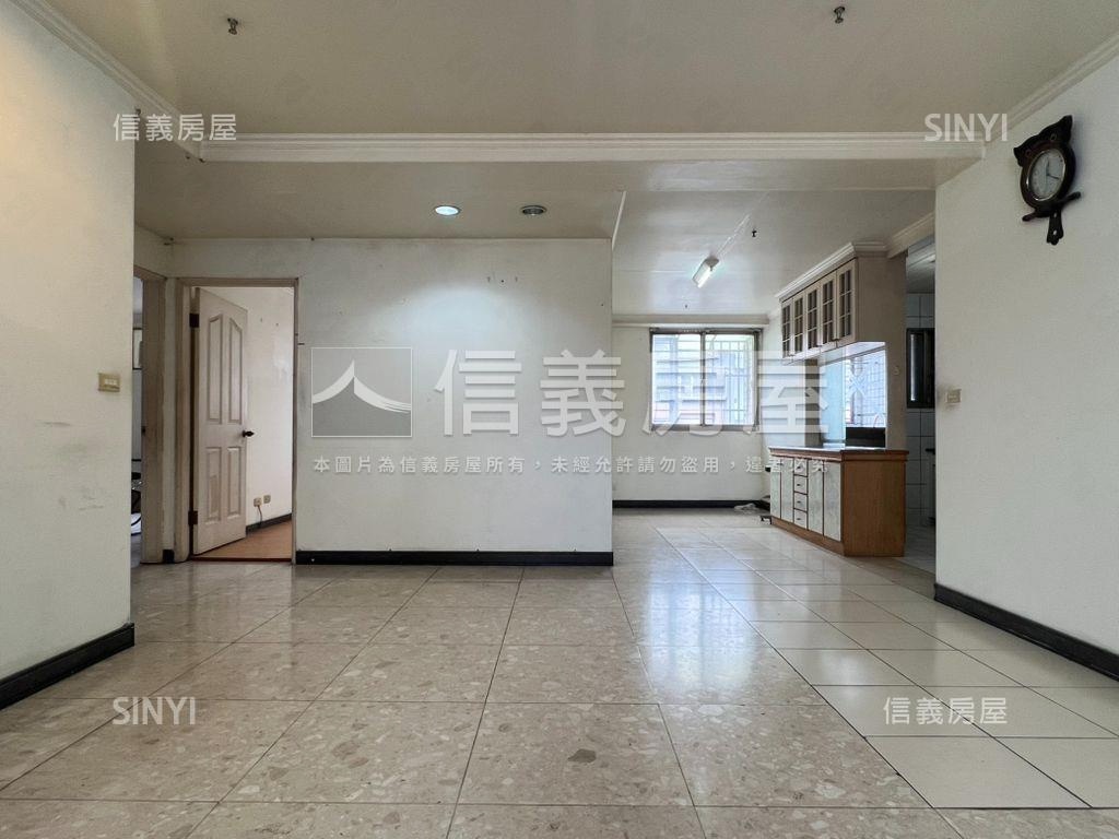 圓夢園次頂樓大三房車位房屋室內格局與周邊環境