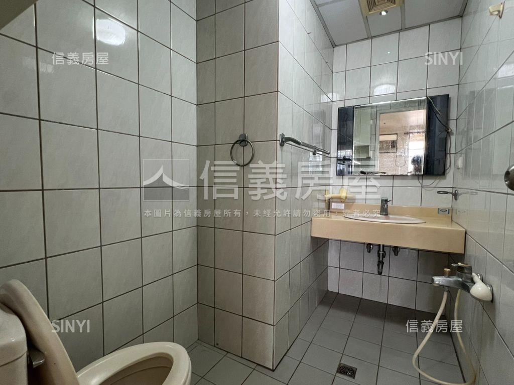 圓夢園次頂樓大三房車位房屋室內格局與周邊環境