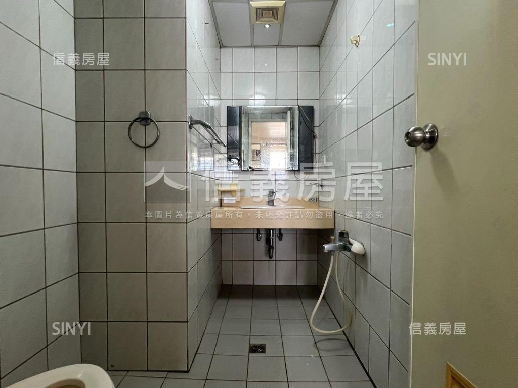 圓夢園次頂樓大三房車位房屋室內格局與周邊環境